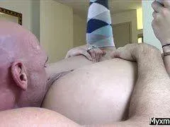 Die behaarte Möse geleckt und gefickt