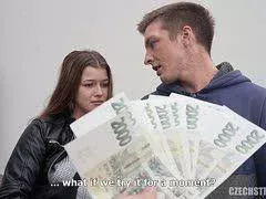 Spontaner Fremdfick gegen Bezahlung