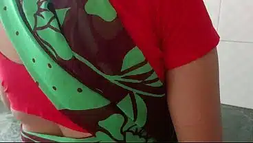 खूबसूरत देसी भाभी का पहली बार किचन में देवर के साथ सेक्स, वायरल हिंदी वीडियो