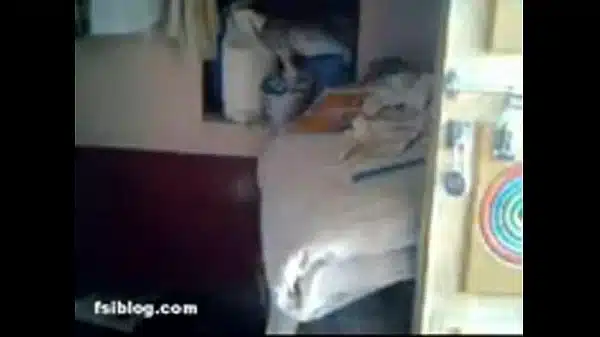 தெலுங்கு அய்ட்டம் டா இந்த பொம்பல