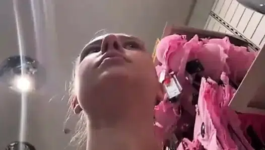 Extreme fucking in the changing room