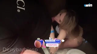 Fui curtir a balada sem calcinha e acabei sendo comida no banheiro.