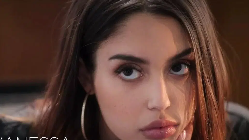 TUSHY Anal-obsessed Vanessa seduces her hot coworker Oliver