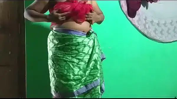 desi  indian horny tamil telugu kannada malayalam hindi vanitha showing big boobs and shaved pussy  press hard boobs press nip rubbing pussy masturbation using green candle