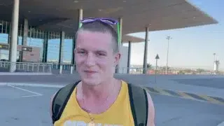 The guy glued me on the bus and blew me for a blowjob