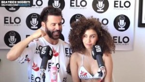 MI SEDUCE E POI MI SCOPA DURANTE UN’INTERVISTA con ELO PICANTE