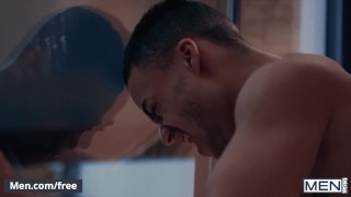 Mencom – Bubble butt  gets stretched Beaux Banks William Seed