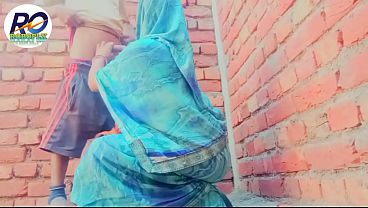 घर में साड़ी उठा के उंगली डाल रहे थे