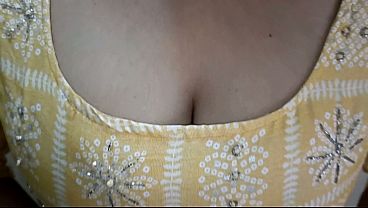 Indian young maid got fucked by the owner’s big dick